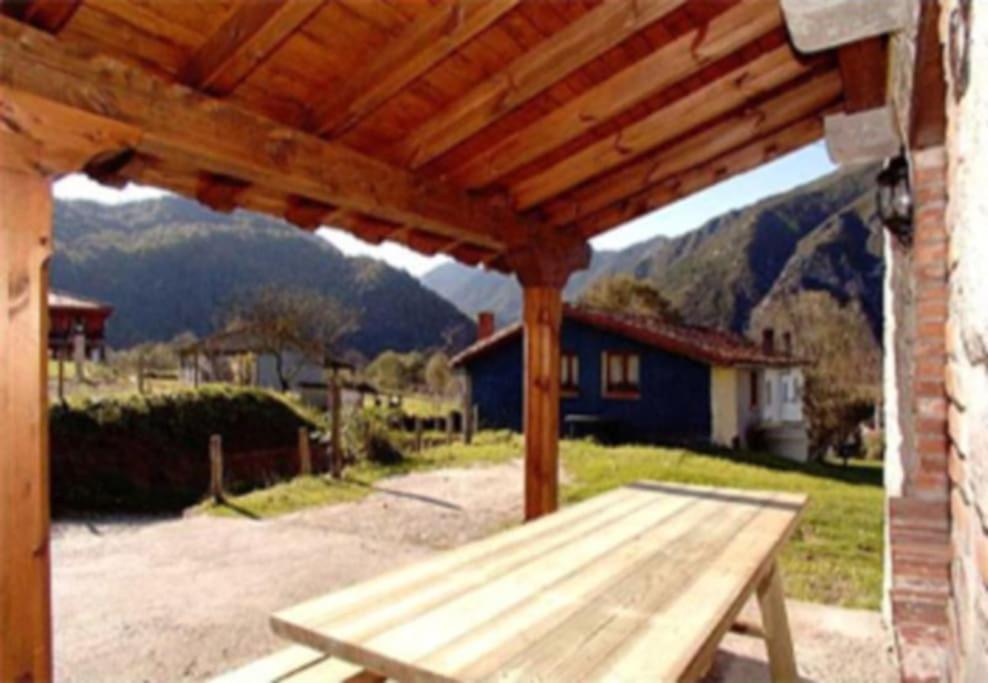 La Rotella, Calma Al Lado De Onís Buitenkant foto